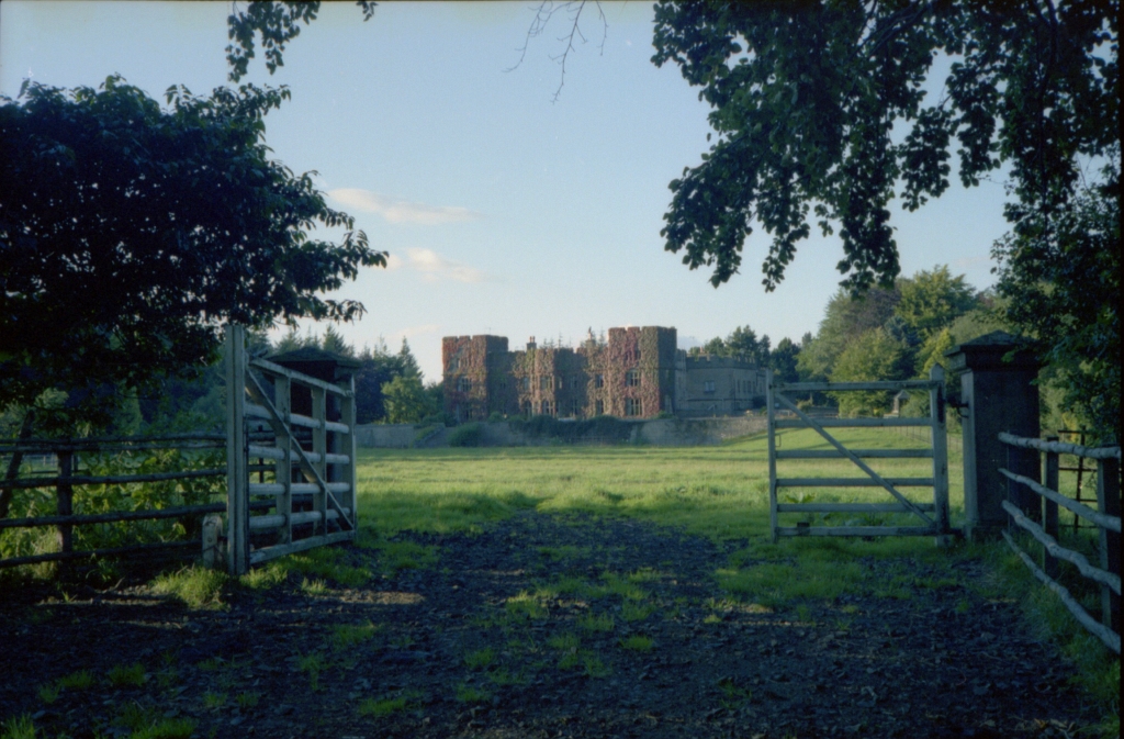 19790000-1981 SLALEY HALL PARK 02.jpg